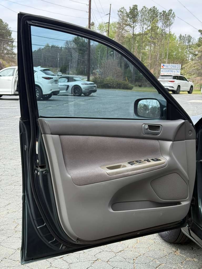 2003 Toyota Camry LE V6 - Photo 10