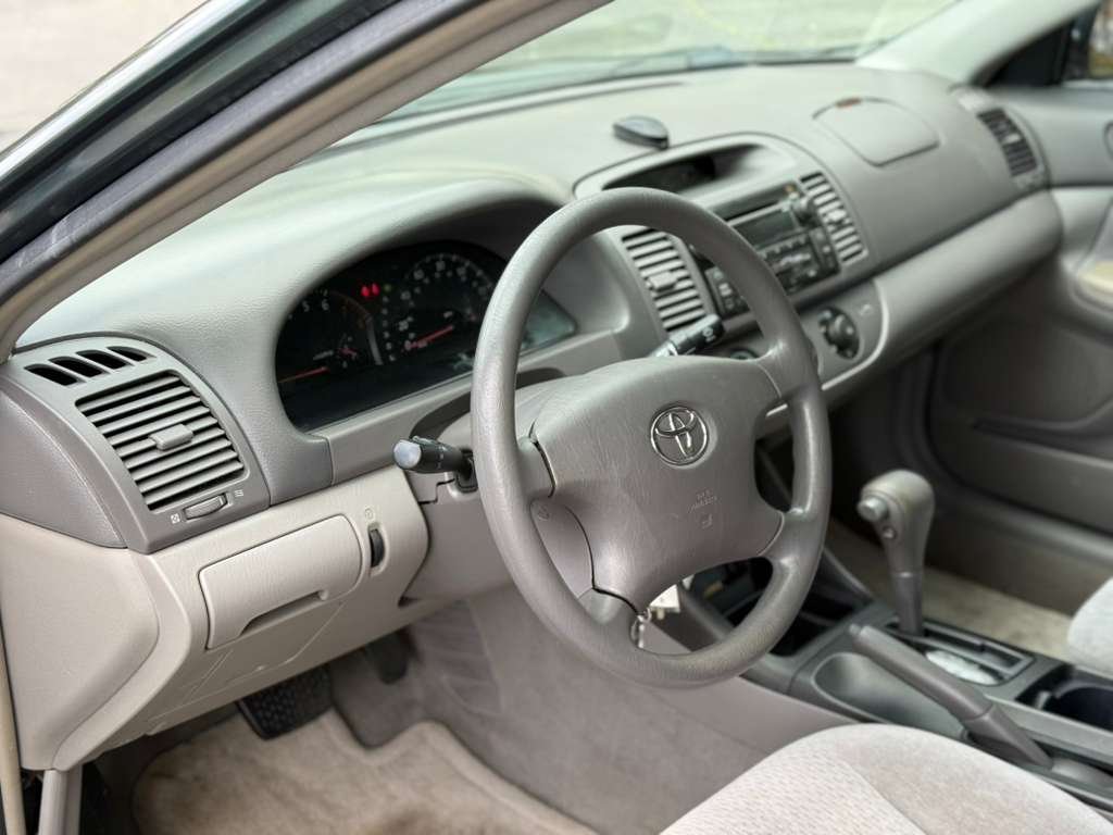 2003 Toyota Camry LE V6 - Photo 12