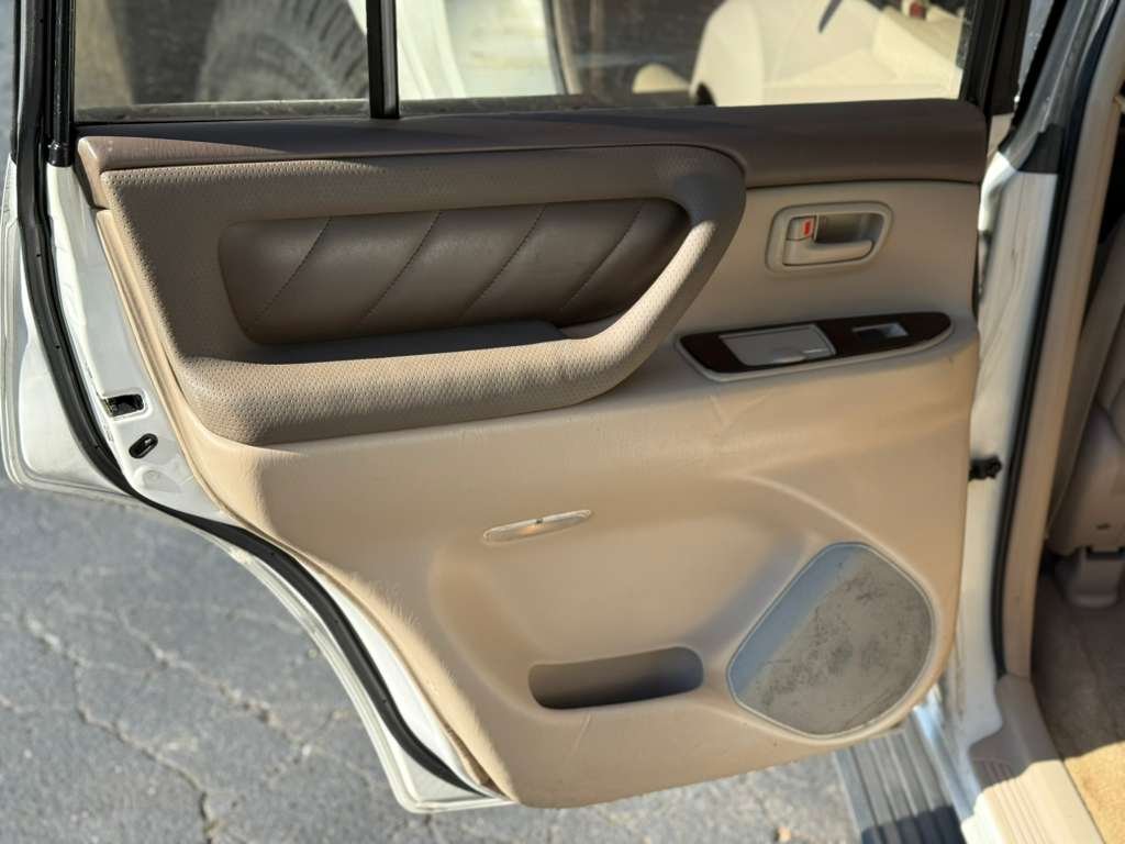 2000 Toyota Land Cruiser Base - Photo 26