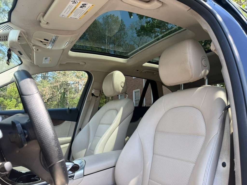 2017 Mercedes-Benz GLC GLC300 - Photo 24