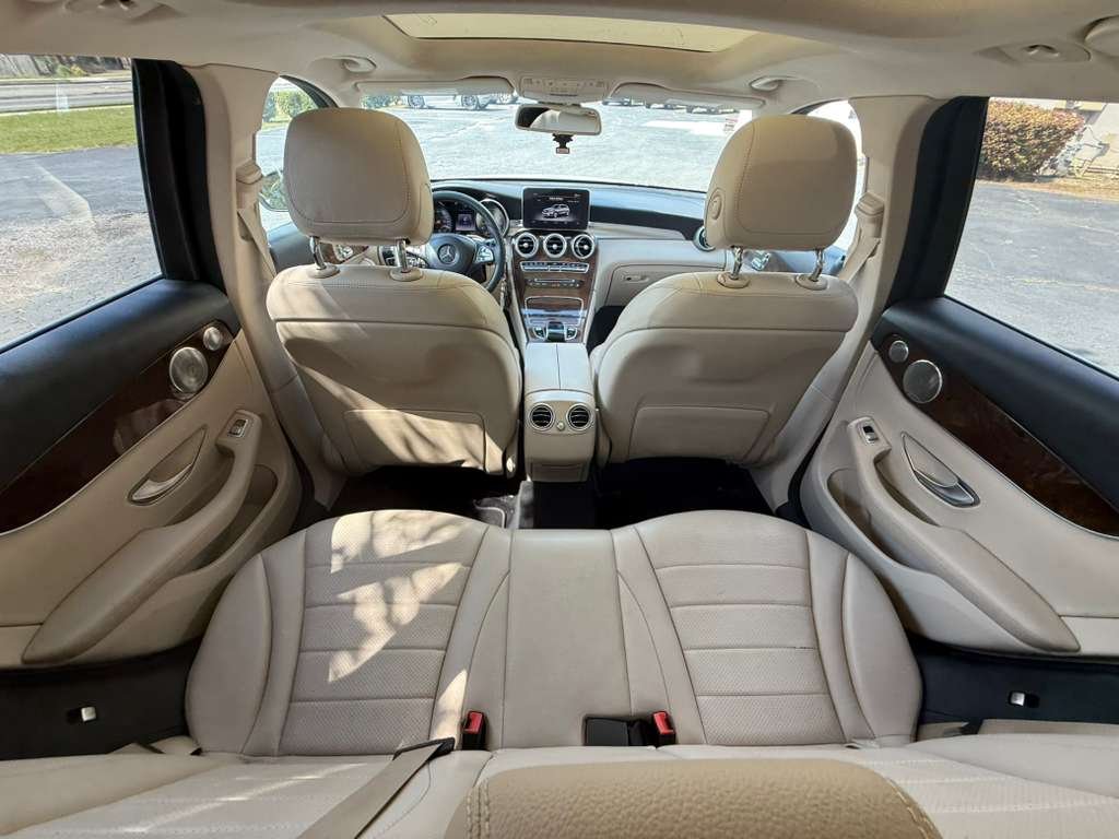 2017 Mercedes-Benz GLC GLC300 - Photo 32