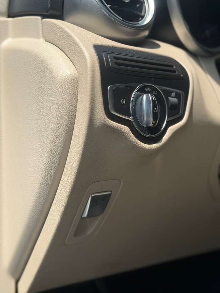 2017 Mercedes-Benz GLC GLC300 - Photo 21