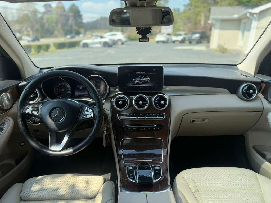 2017 Mercedes-Benz GLC GLC300 - Photo 45