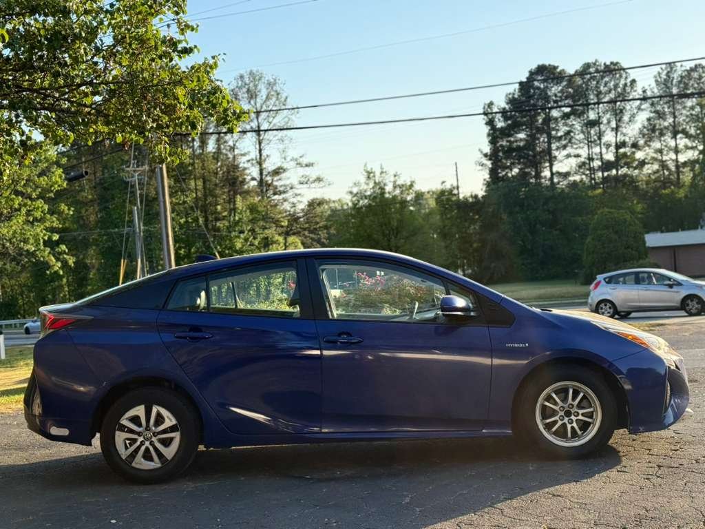 2016 Toyota Prius Four - Photo 8