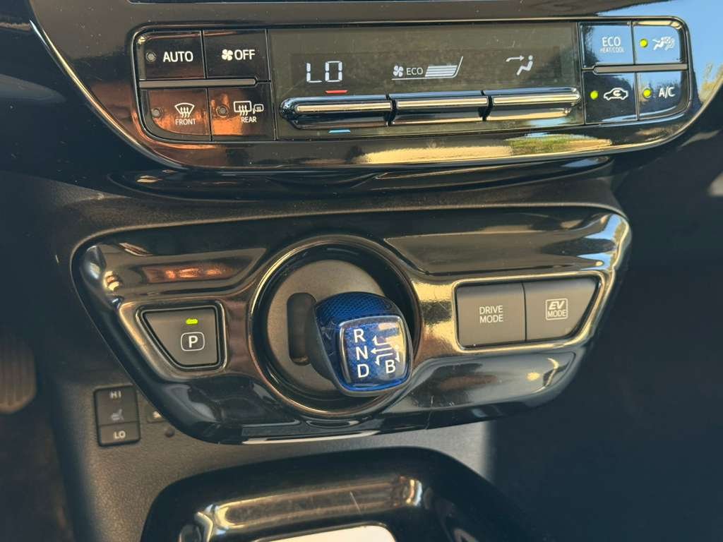 2016 Toyota Prius Four - Photo 39