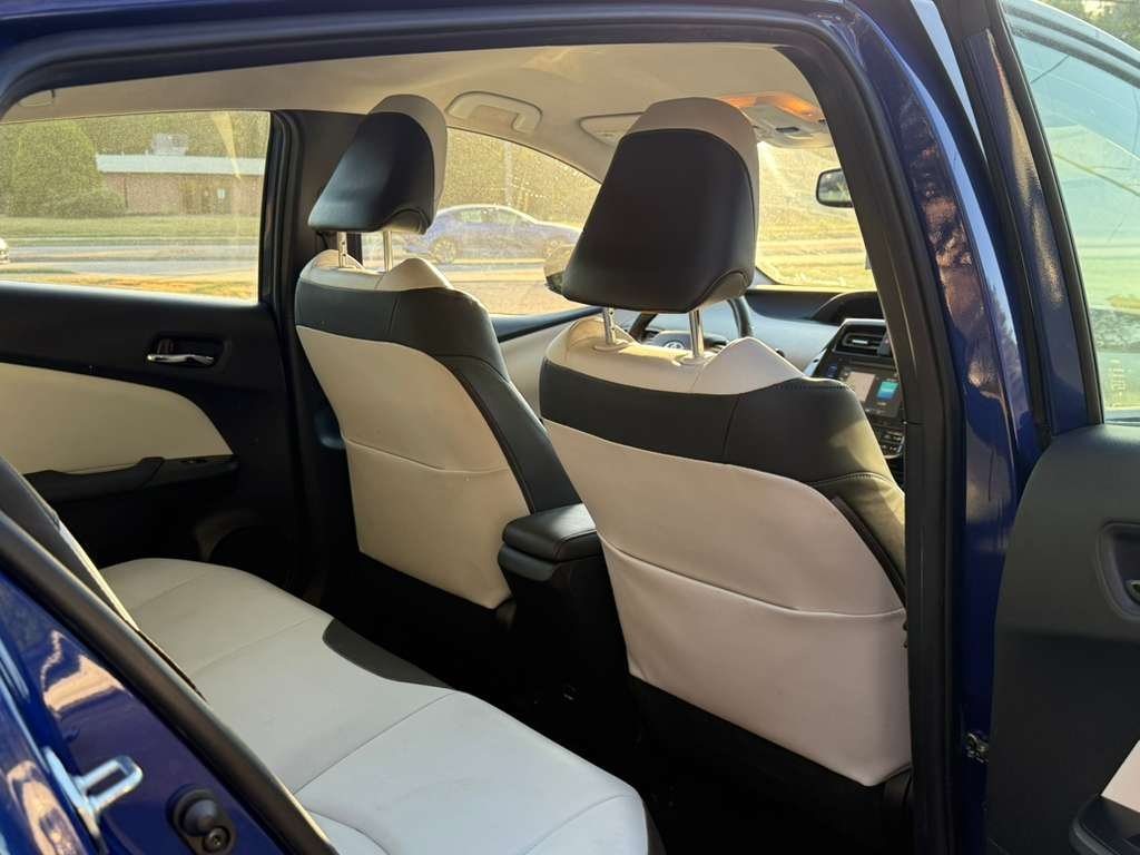 2016 Toyota Prius Four - Photo 24