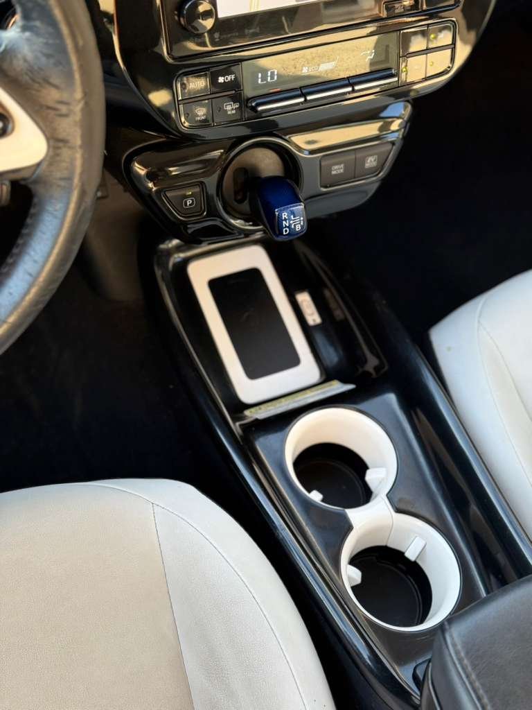2016 Toyota Prius Four - Photo 43