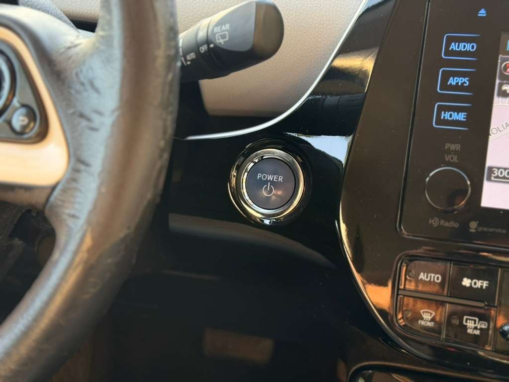 2016 Toyota Prius Four - Photo 33